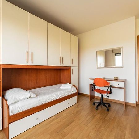Milano Rogoredo Apt With Terrace! Apartment Bagian luar foto