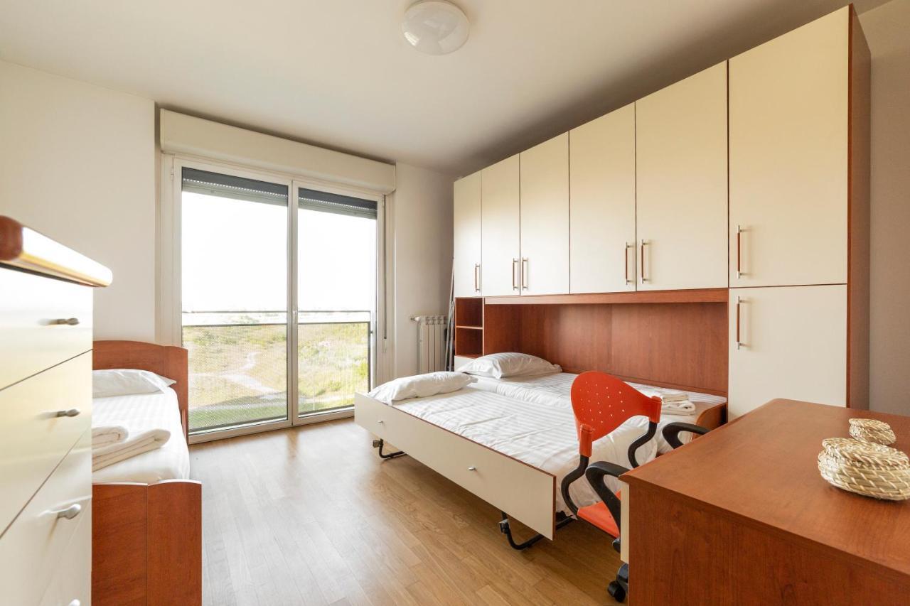 Milano Rogoredo Apt With Terrace! Apartment Bagian luar foto