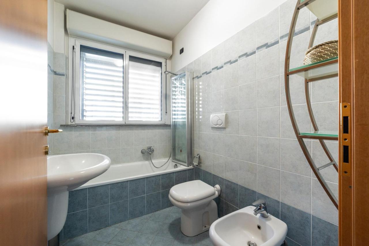 Milano Rogoredo Apt With Terrace! Apartment Bagian luar foto